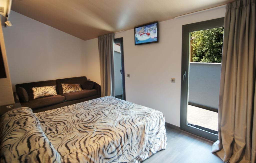 Hotel 9 Sant Antoni Ribes De Freser Chambre photo